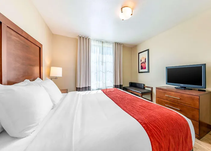 Comfort Inn & Suites Lancaster Antelope Valley