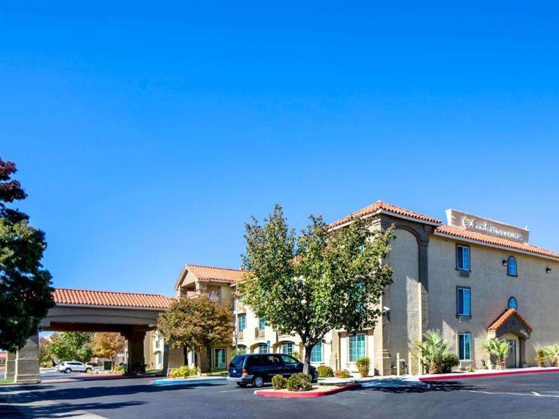 Comfort & Antelope Valley Hotel 3*