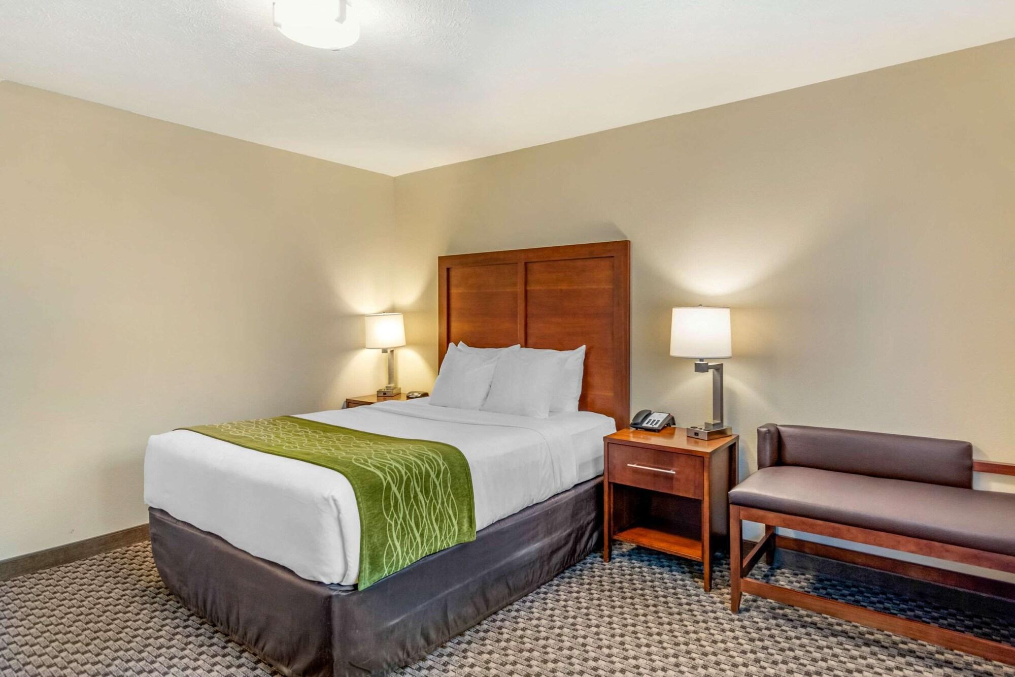 Comfort & Antelope Valley Hotel 3*