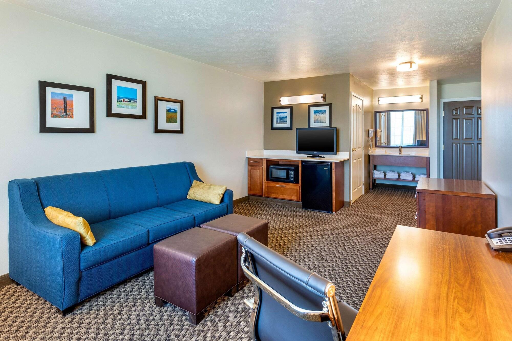 Comfort & Antelope Valley Hotel 3*