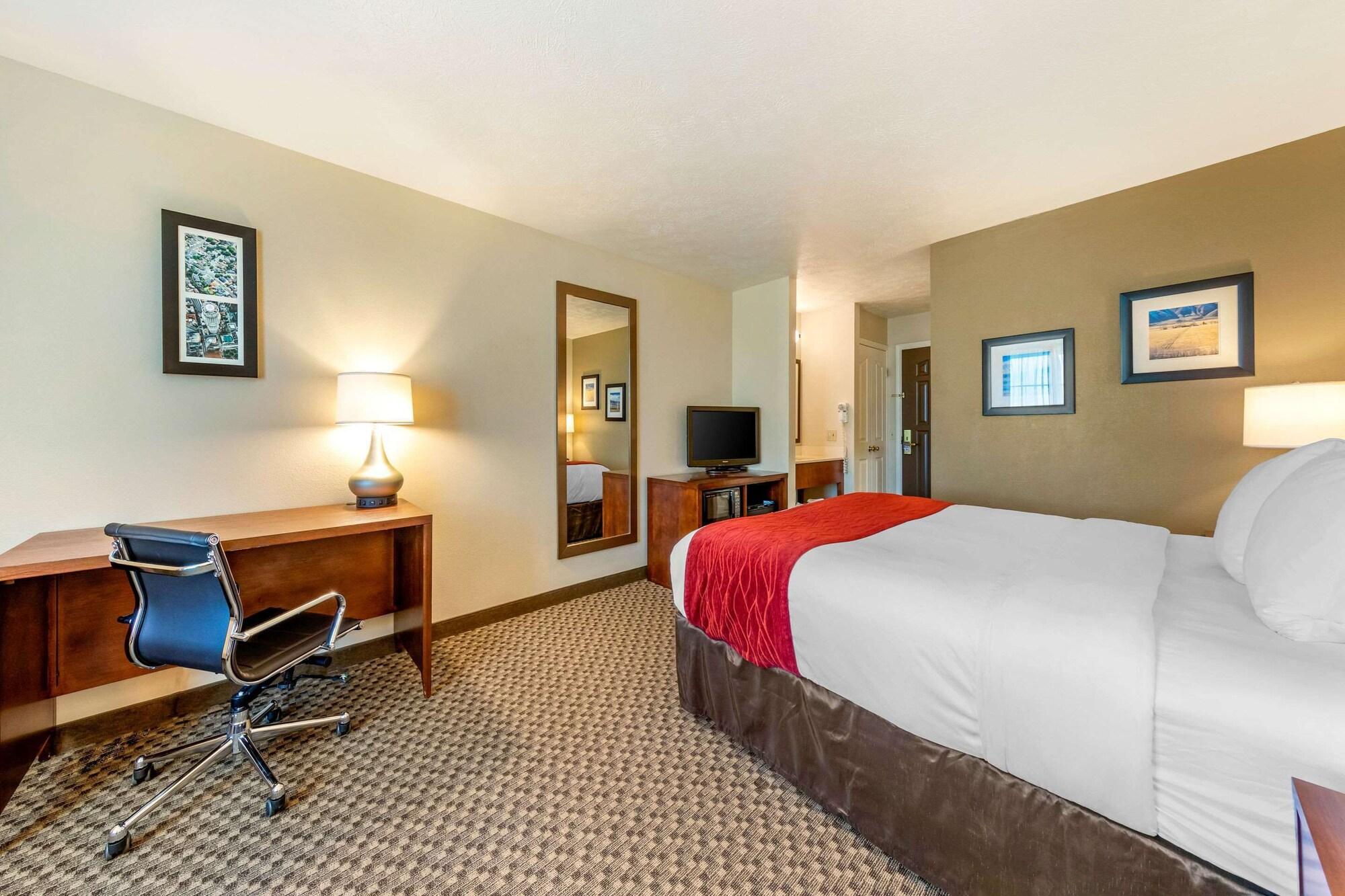 Hotel Comfort & Antelope Valley