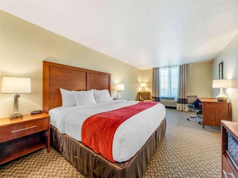 Comfort & Antelope Valley Hotel 3*