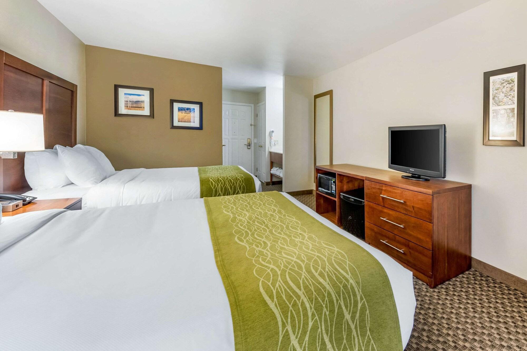 Comfort & Antelope Valley Hotel